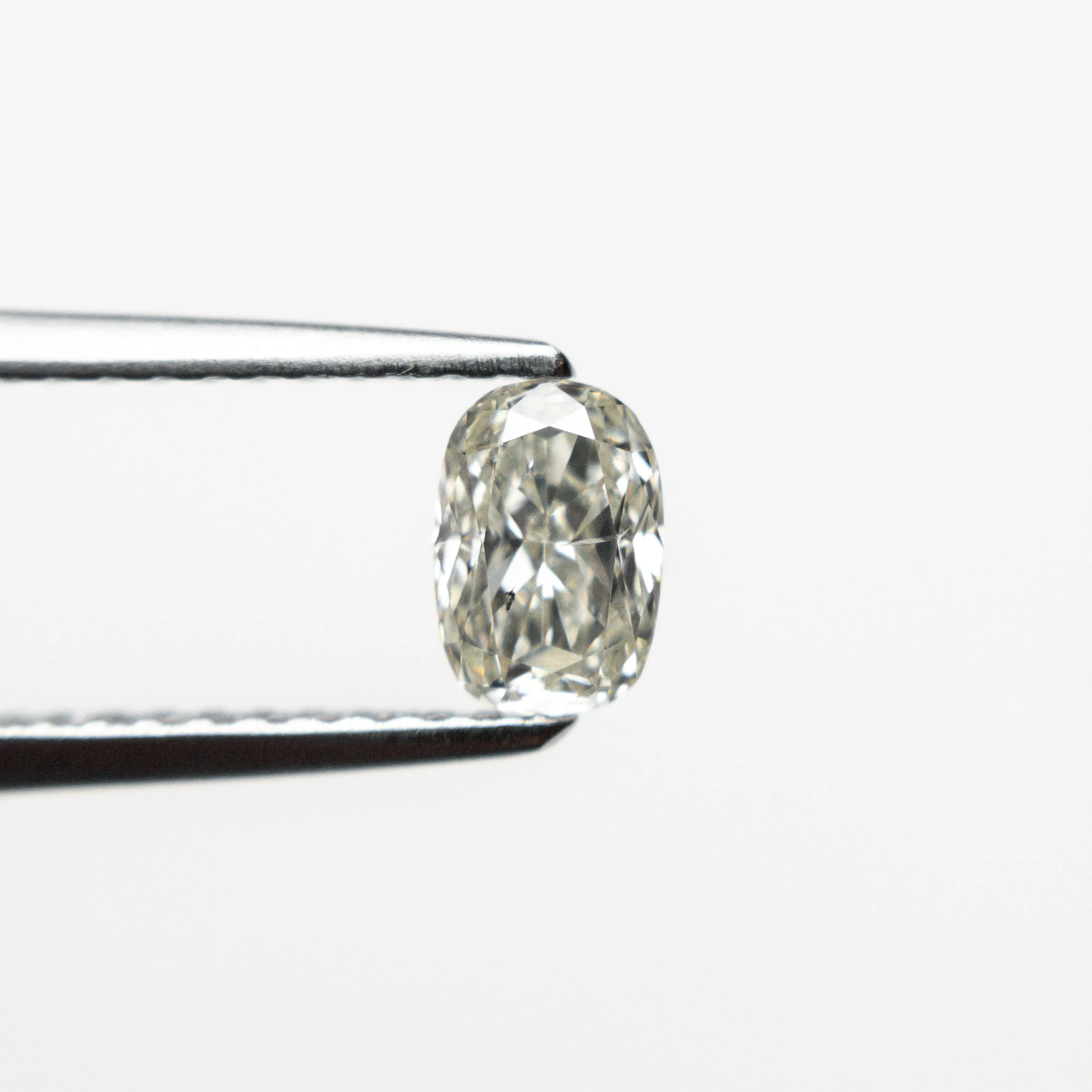 0.46ct 5.50x3.78x2.58mm SI2 J Cushion Brilliant 19648-02