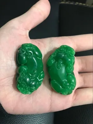 10% OFF- A Pair Certified Natural Jadeite Emerald Jade Pixiu Pendants《Grade A》(2 pcs)