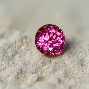 1.30 ct. Garnet Vivid Imperial Round Brilliant Garnet VVS