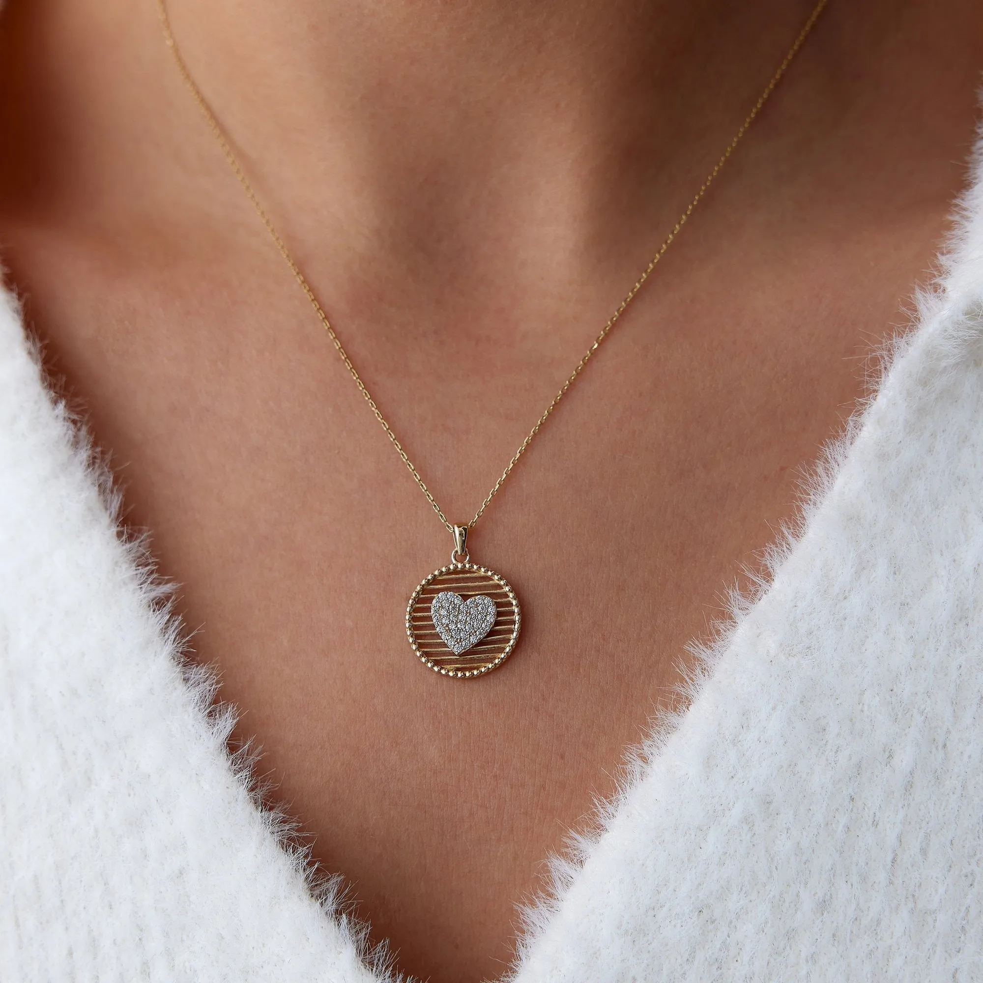 14k Gold Grid Stone Heart Necklace