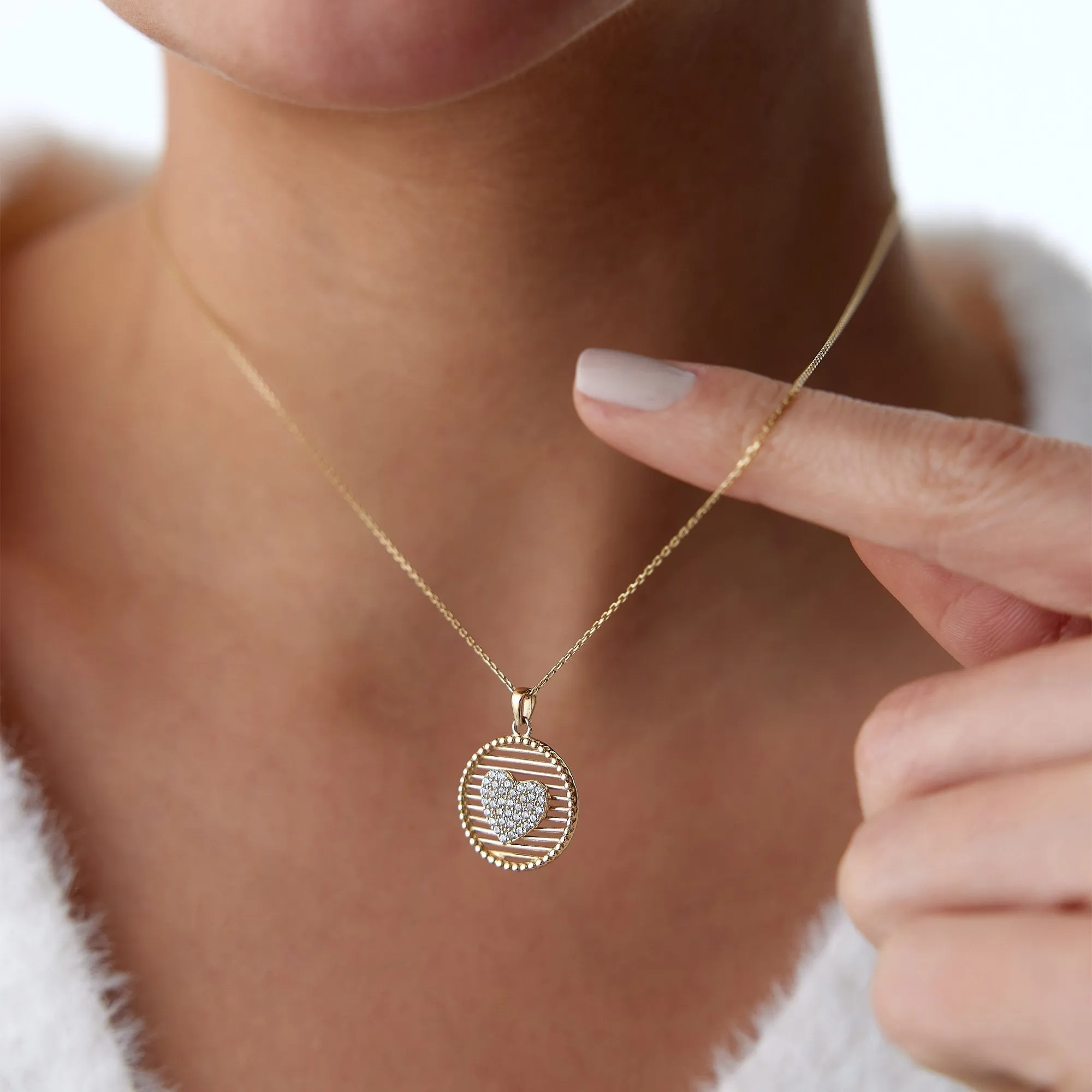 14k Gold Grid Stone Heart Necklace