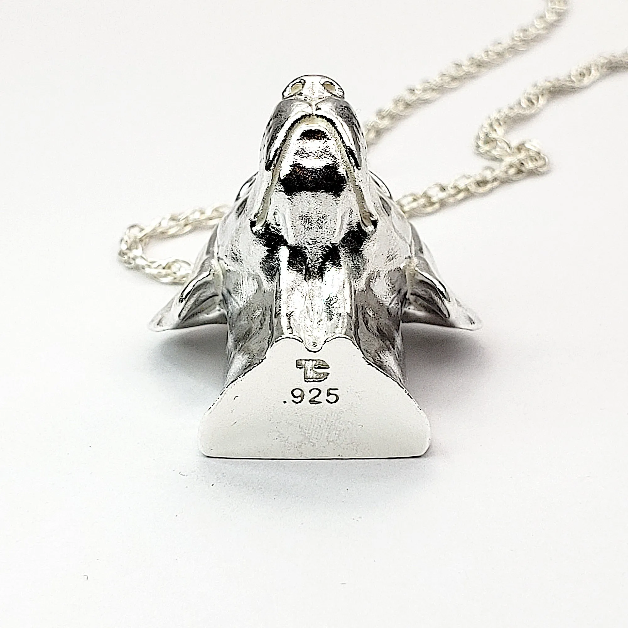 A sterling silver tribute to the Labrador Retriever!
