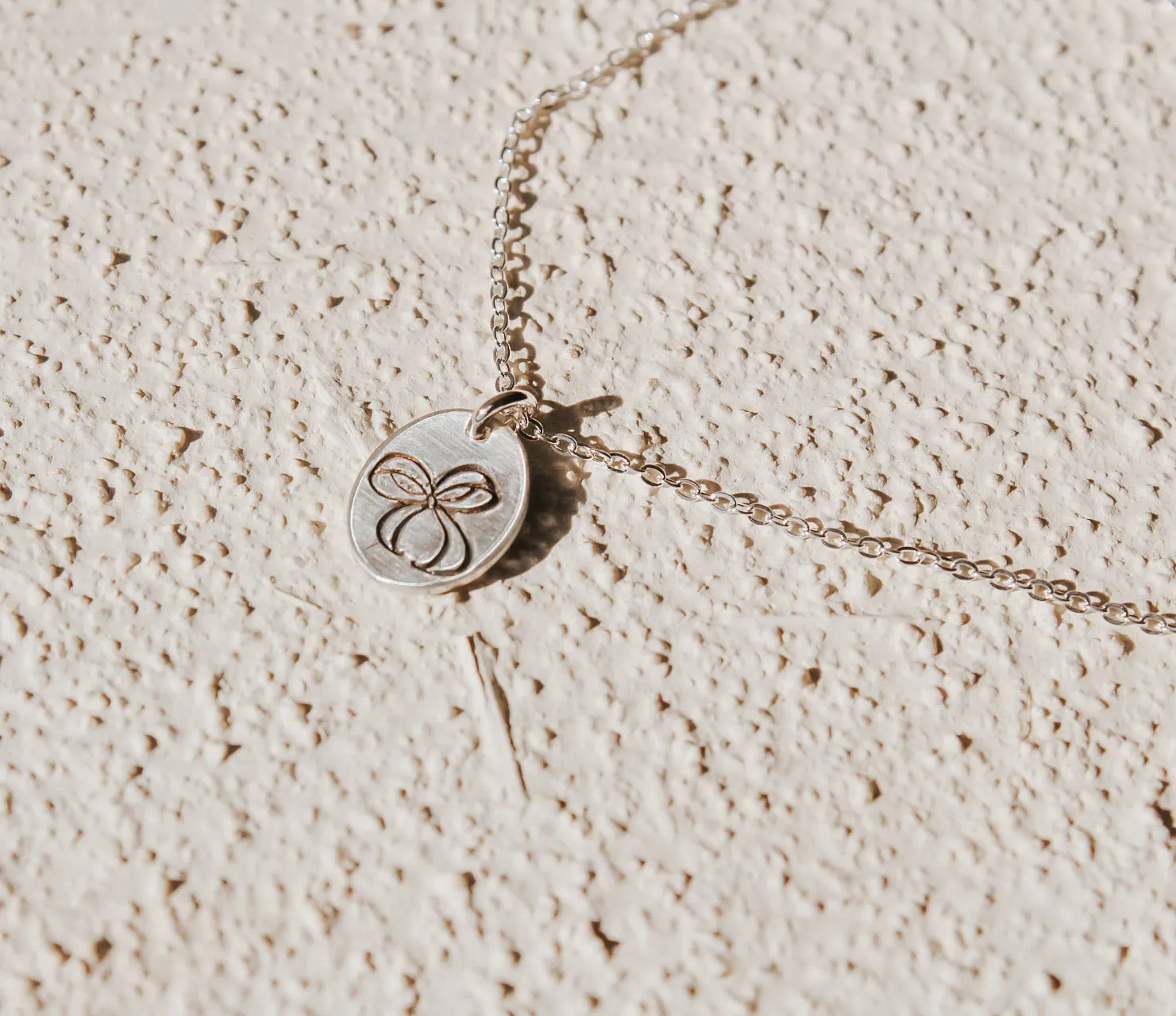 Bow Necklace