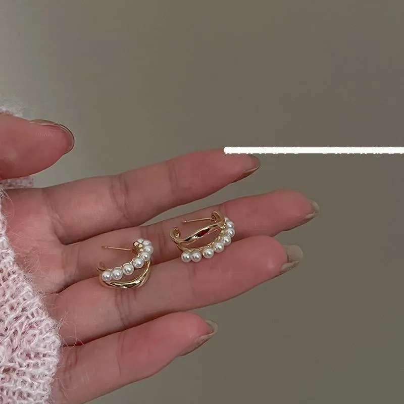 C-Shaped Pearl Earrings