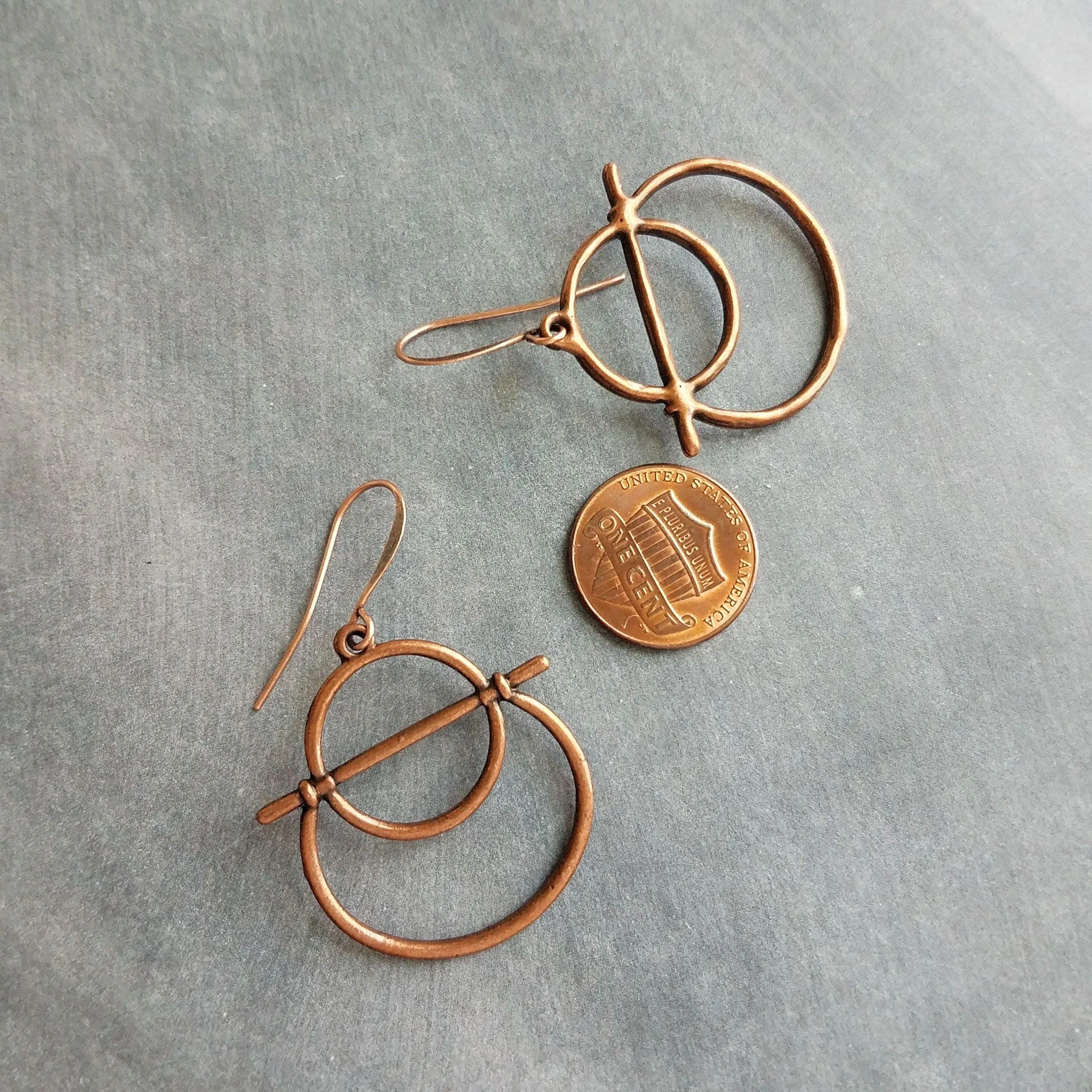 Copper Circle Earrings, oxidized copper earrings, rustic earrings, antique copper earrings, copper boho earring, lightweight copper earrings