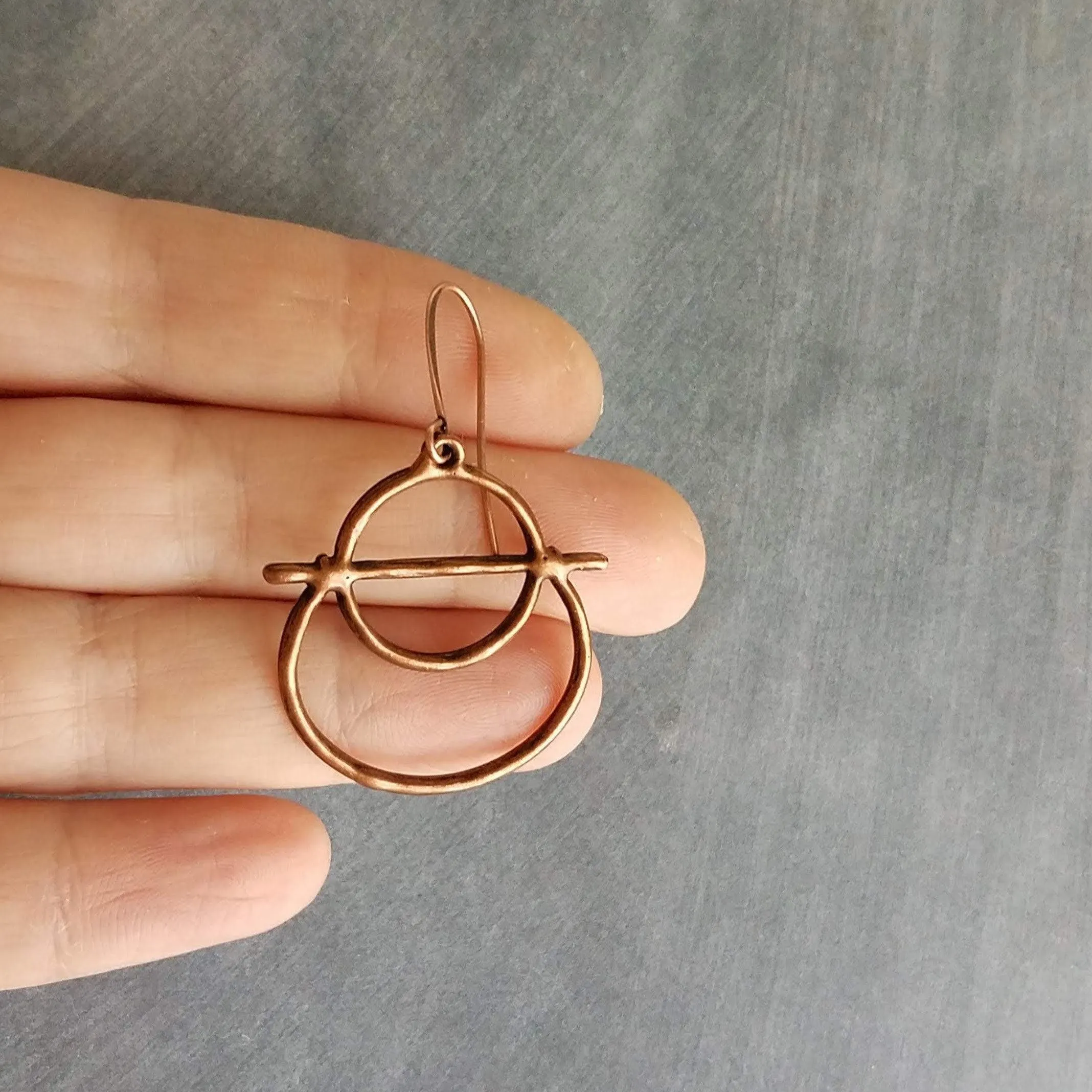 Copper Circle Earrings, oxidized copper earrings, rustic earrings, antique copper earrings, copper boho earring, lightweight copper earrings