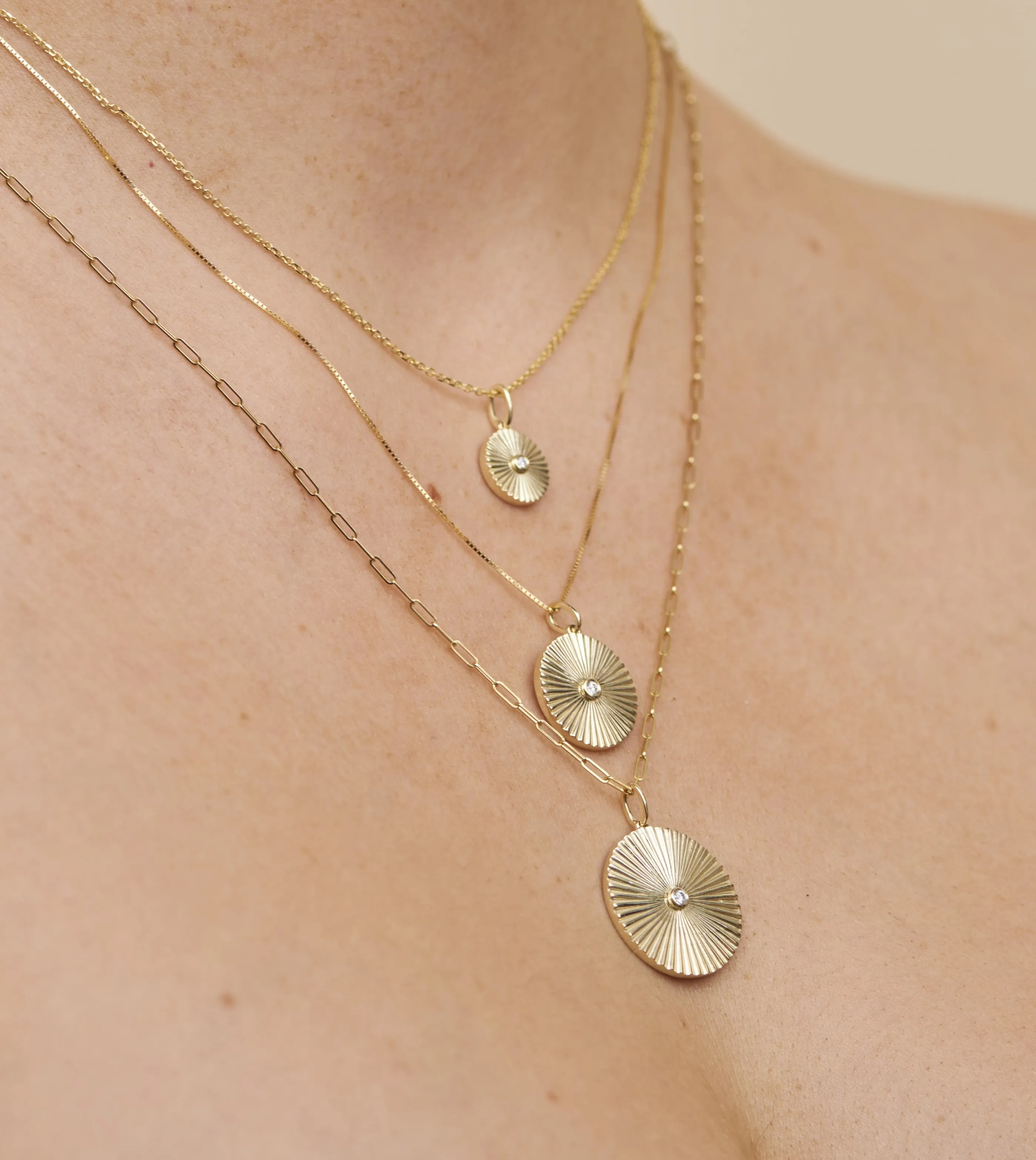 Diamond Fluted Medallion Necklace