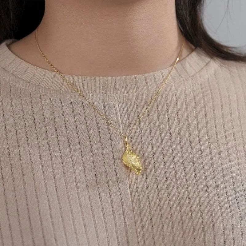 Elegant Autumn Long Leaves Necklace