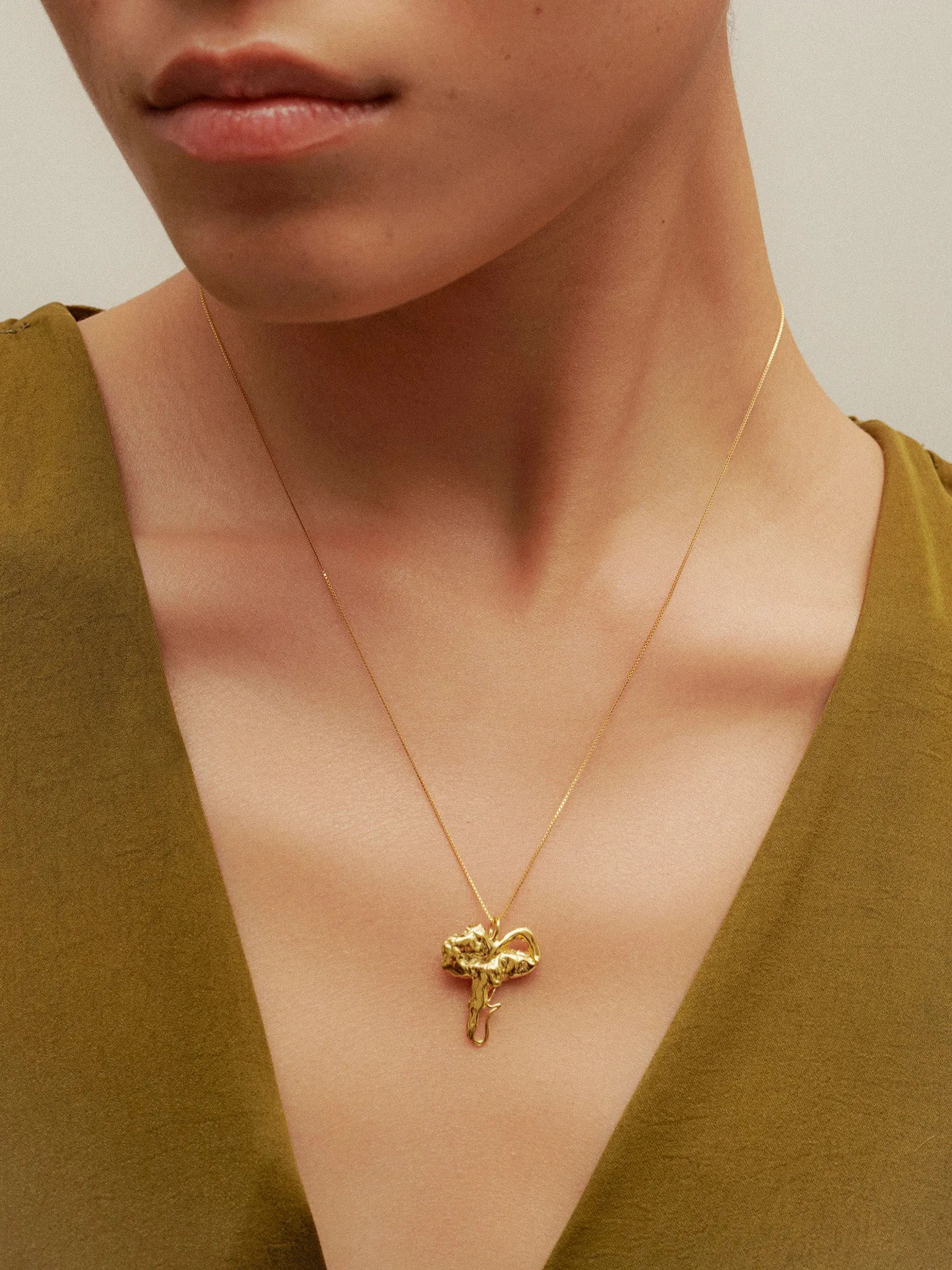Euphoria Elephant Necklace Gold