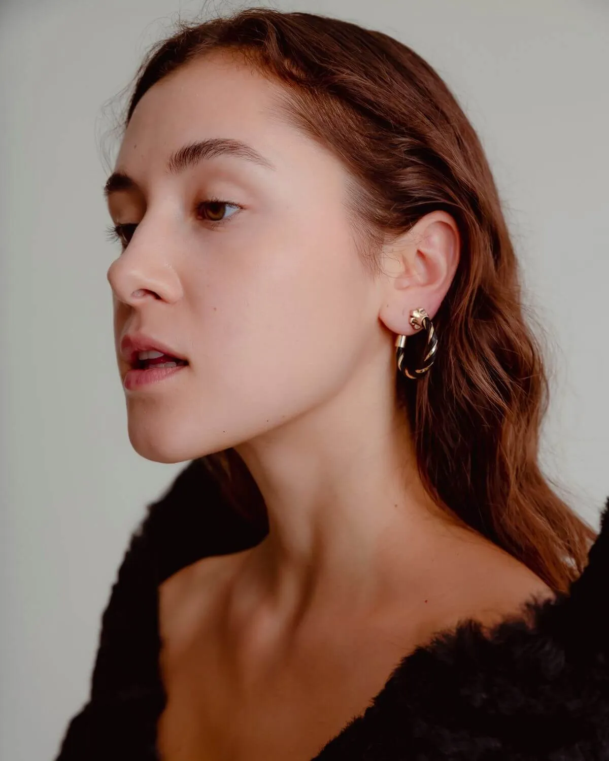 LEATHER TWIST EARRINGS