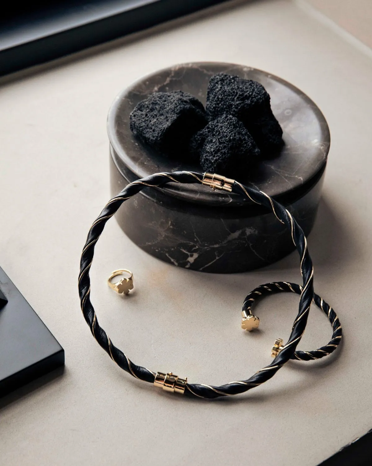 LEATHER TWIST NECKLACE