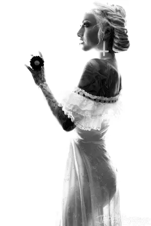 Lena Scissorhands - Glow BW - 8x12 Signed Pearl Print