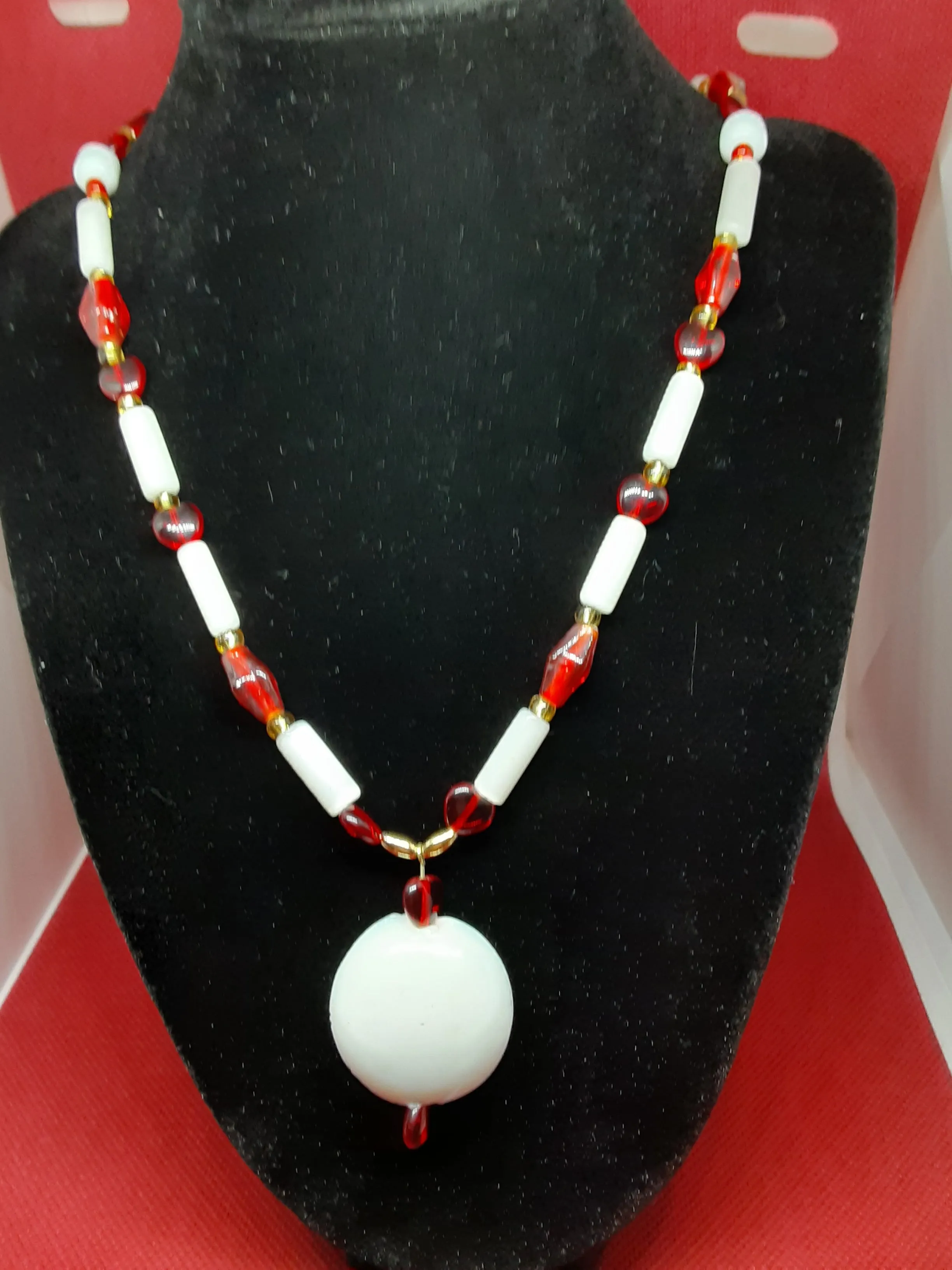 NB #99 Beautiful Look when Worn Together!! These Pieces Complements Each Other.