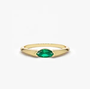 Noa Emerald Ring