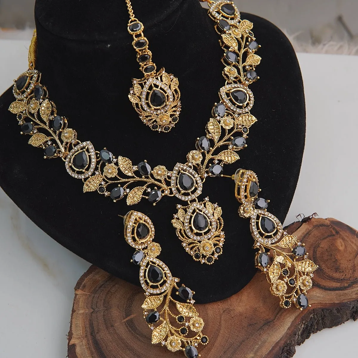Partywear Semi-Gems Necklace Set