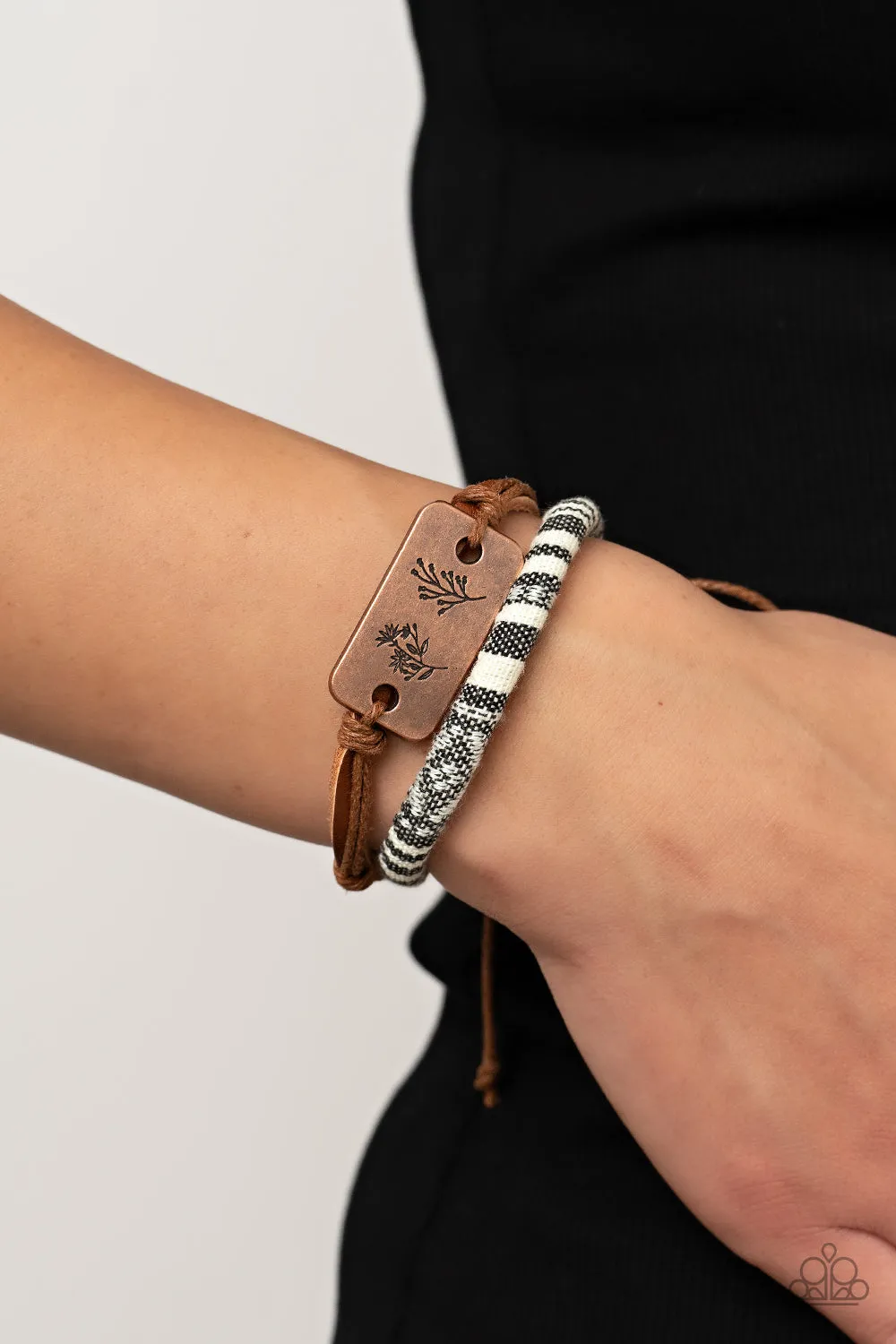 Poncho Paradise - Black Bracelet