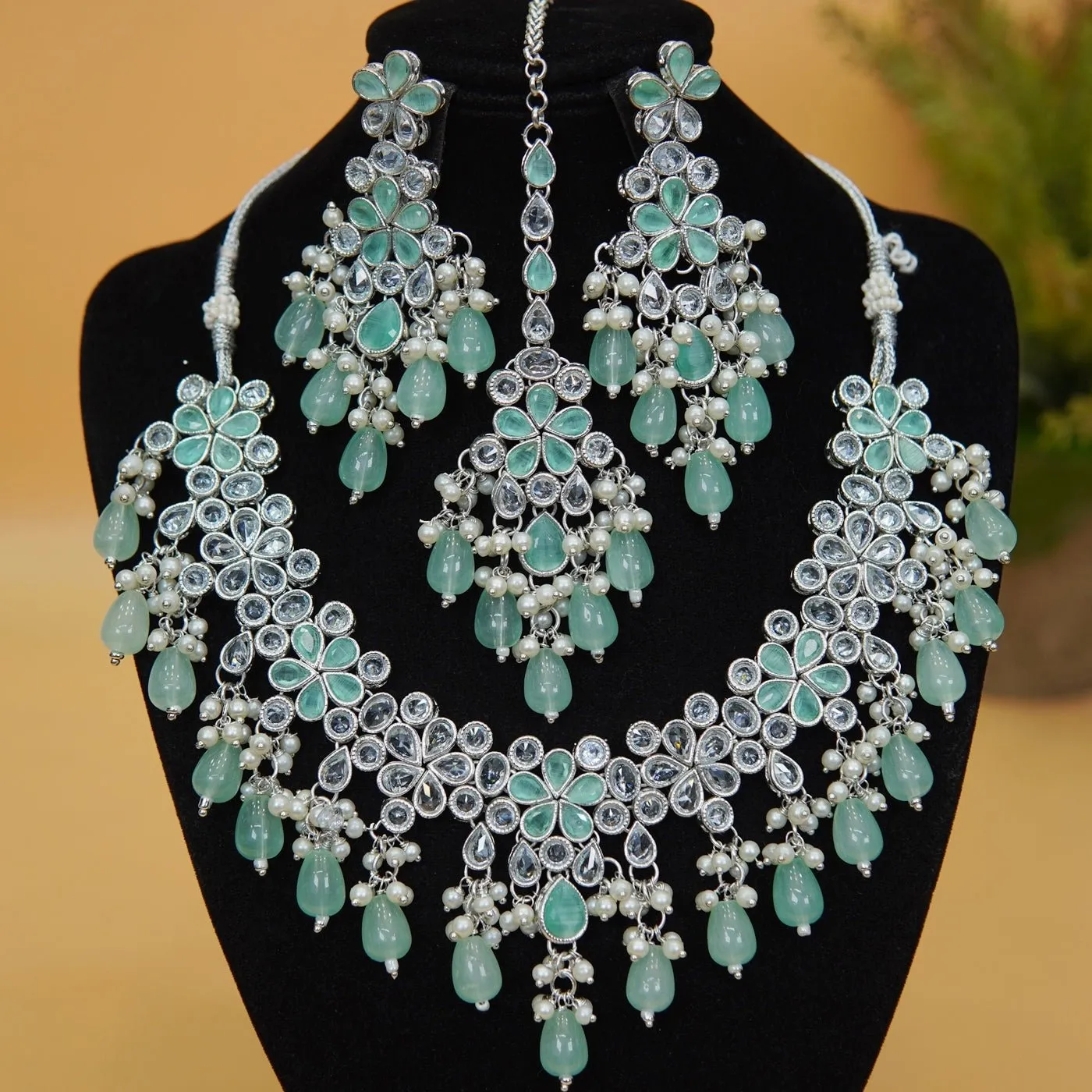 Reverse Zircon Elegant Necklace Set