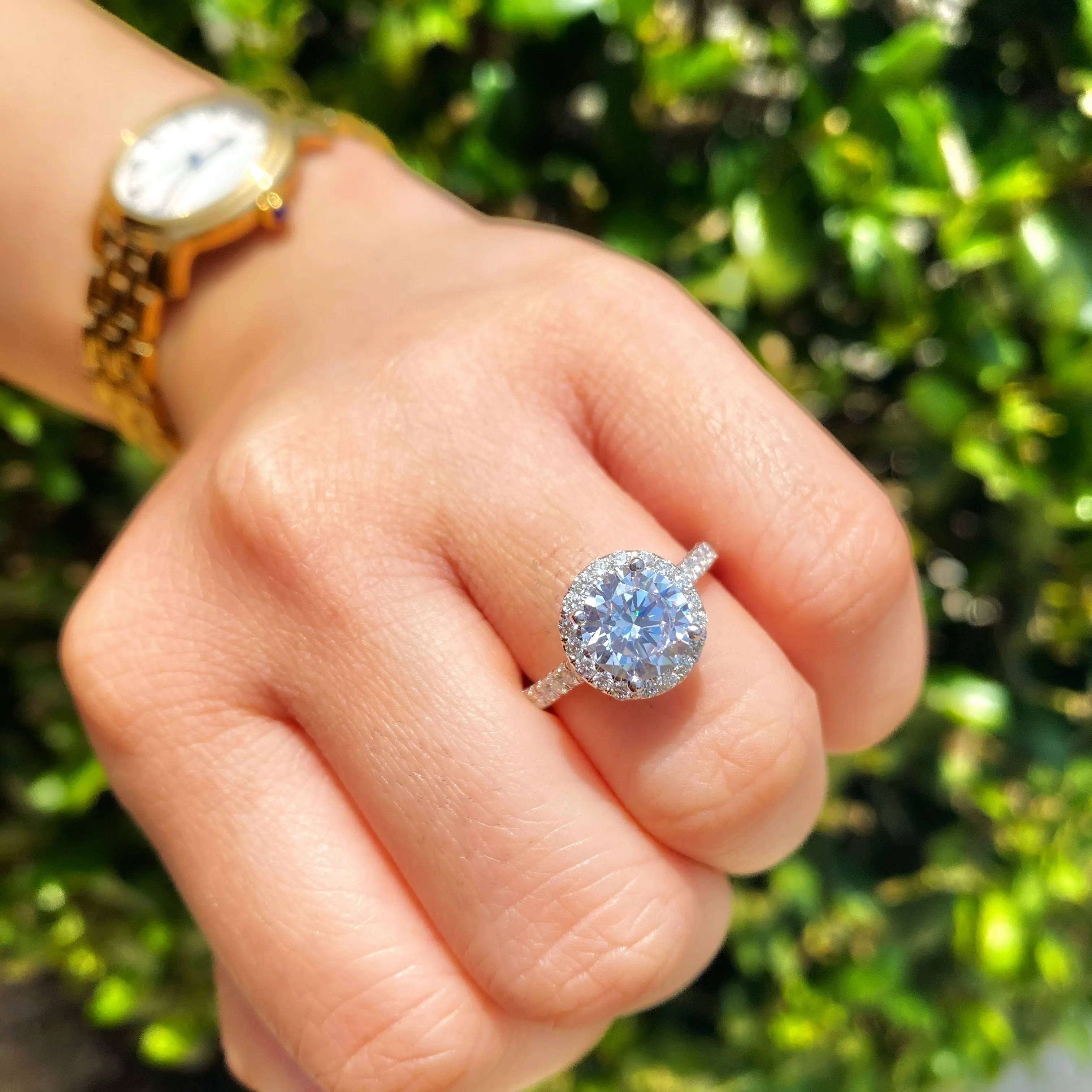 Round Diamond Halo Pavé Engagement Ring| 0.50 Carat Total Weight