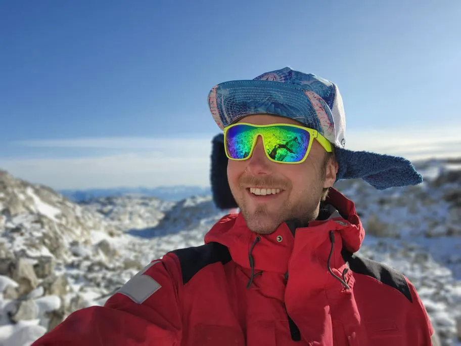 Snow Secret - Winter - Fitted Hat