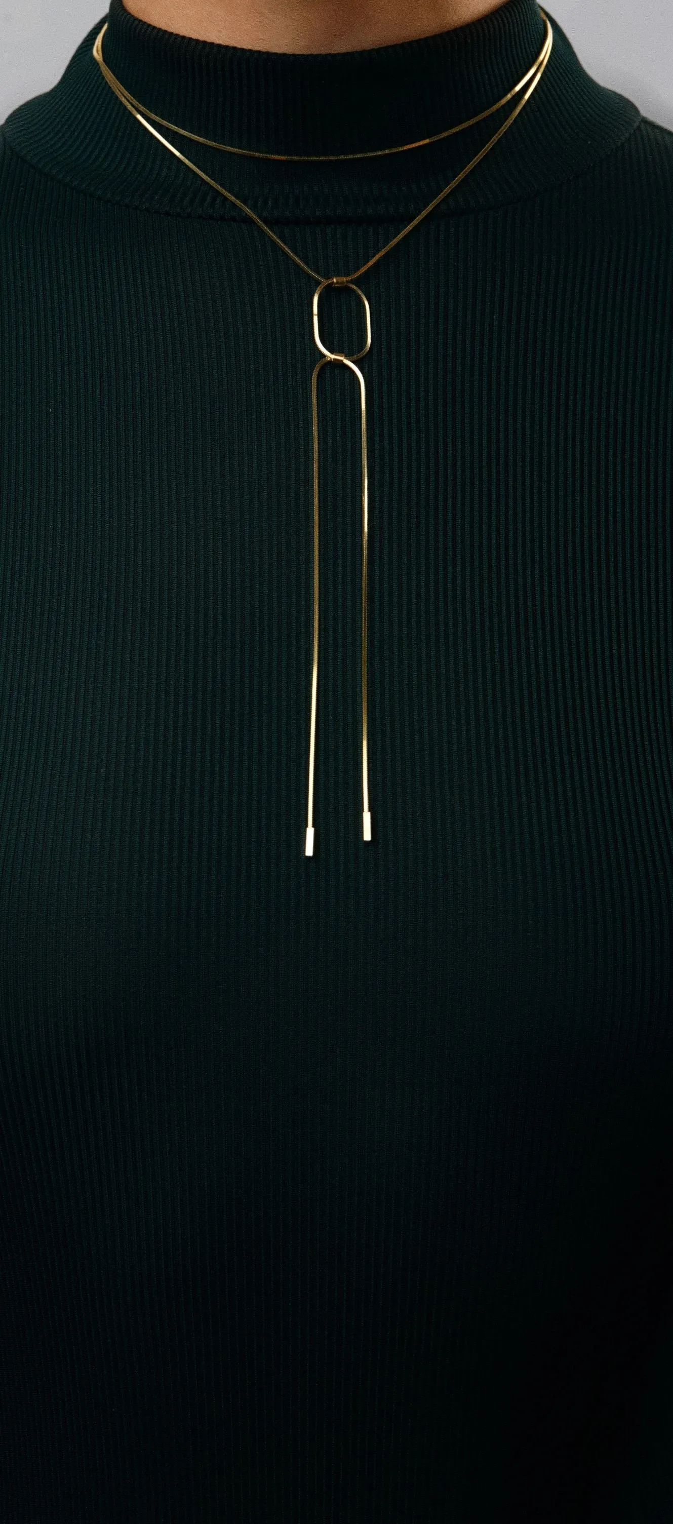 STREAK loop necklace