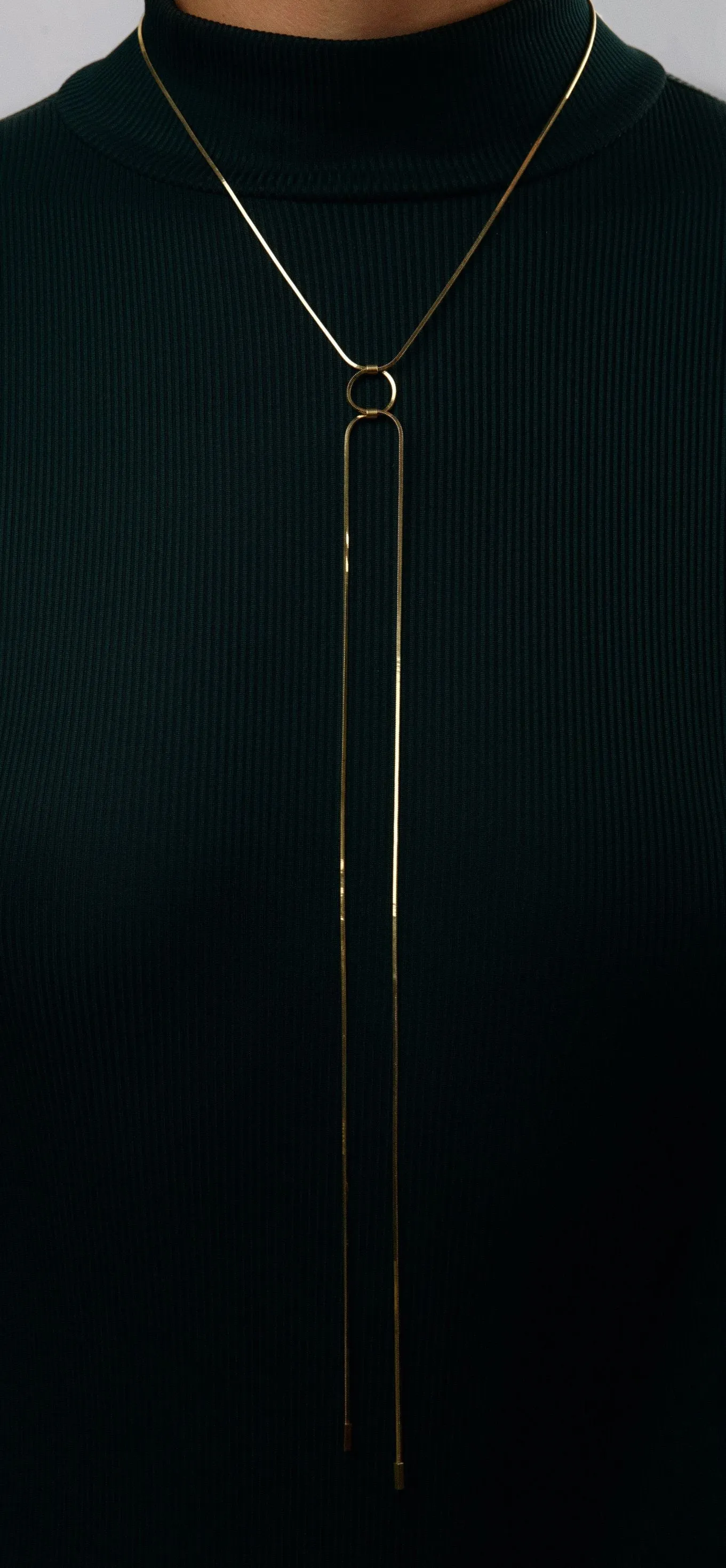 STREAK loop necklace