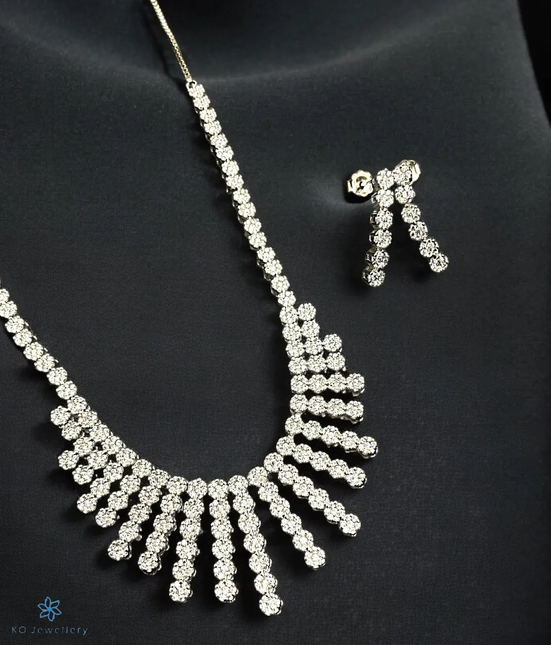 The Larra Sparkle Silver Necklace & Earrings