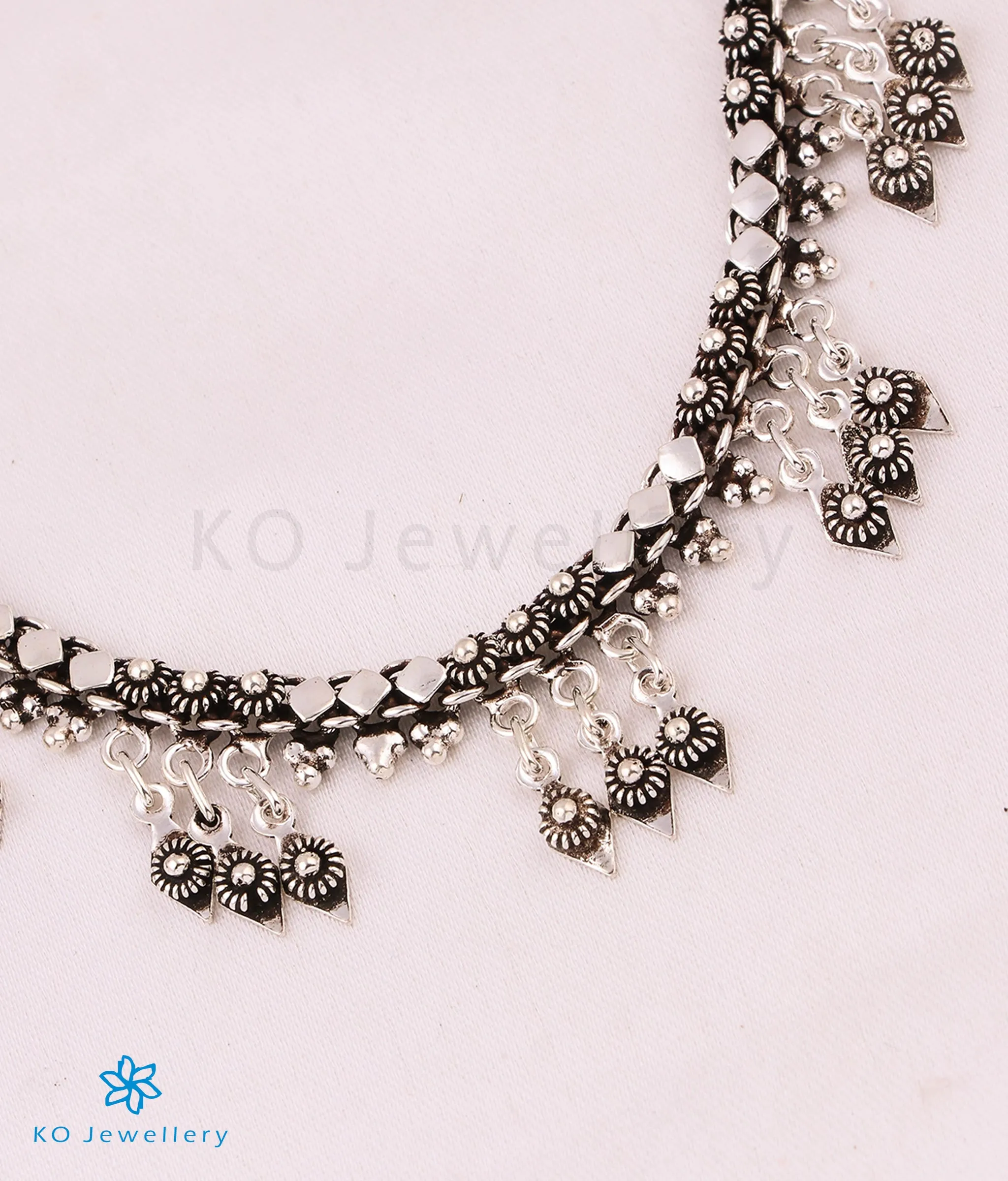 The Nysa Silver Antique Necklace
