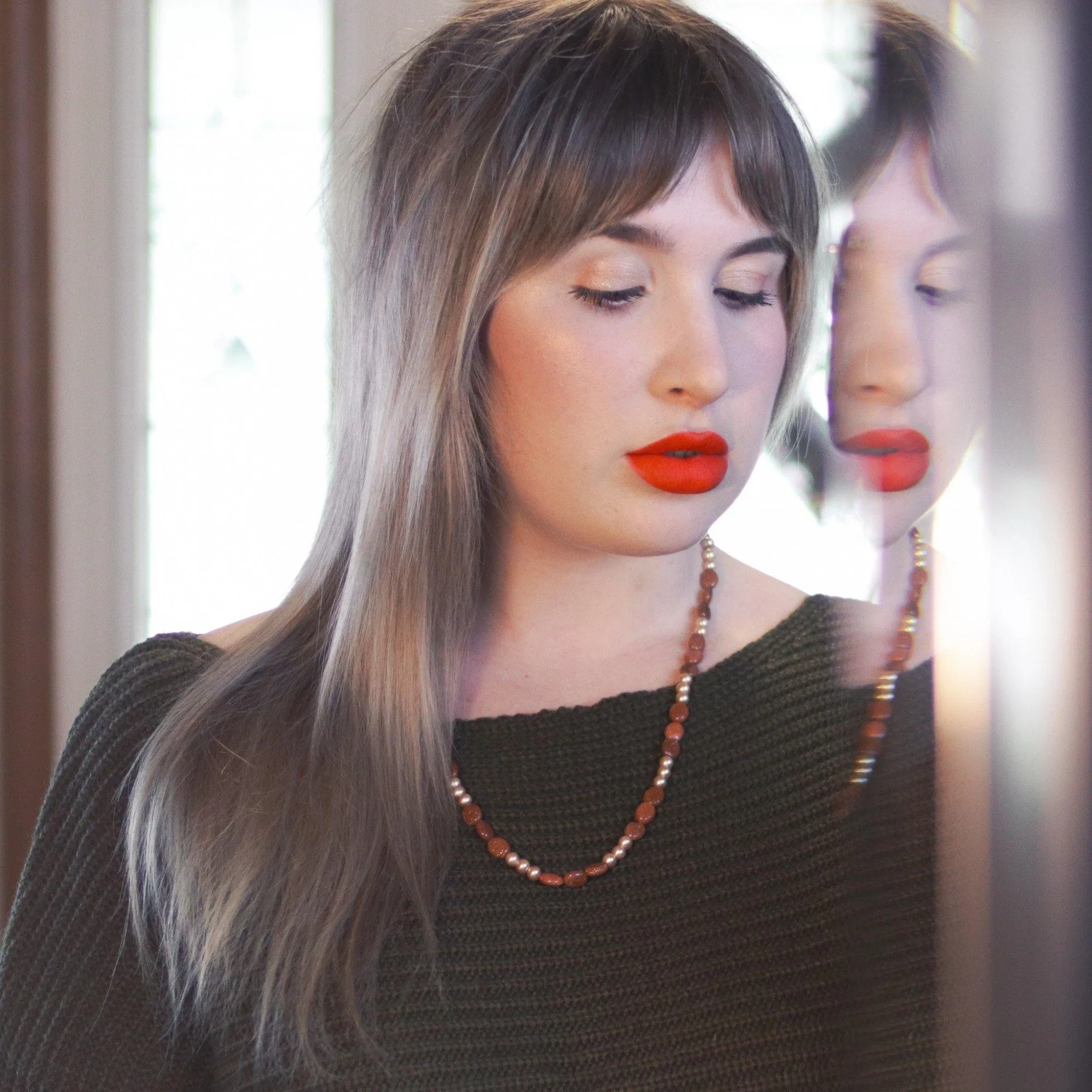 Vintage 1970s Goldstone and Faux Pearl Necklace