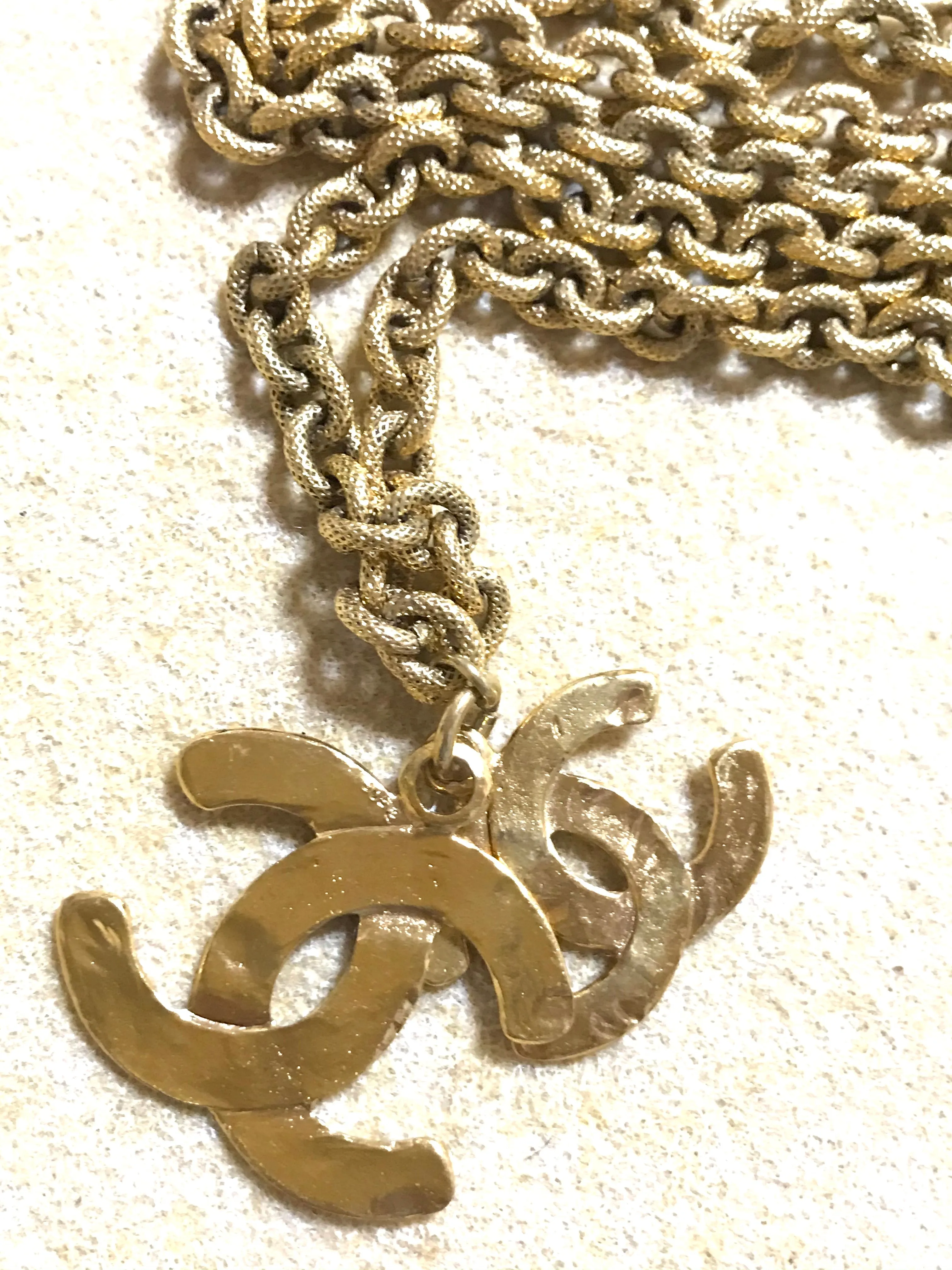 Vintage CHANEL long chain necklace with large and small CC mark pendant top. Gorgeous masterpiece jewelry. 060806k1y