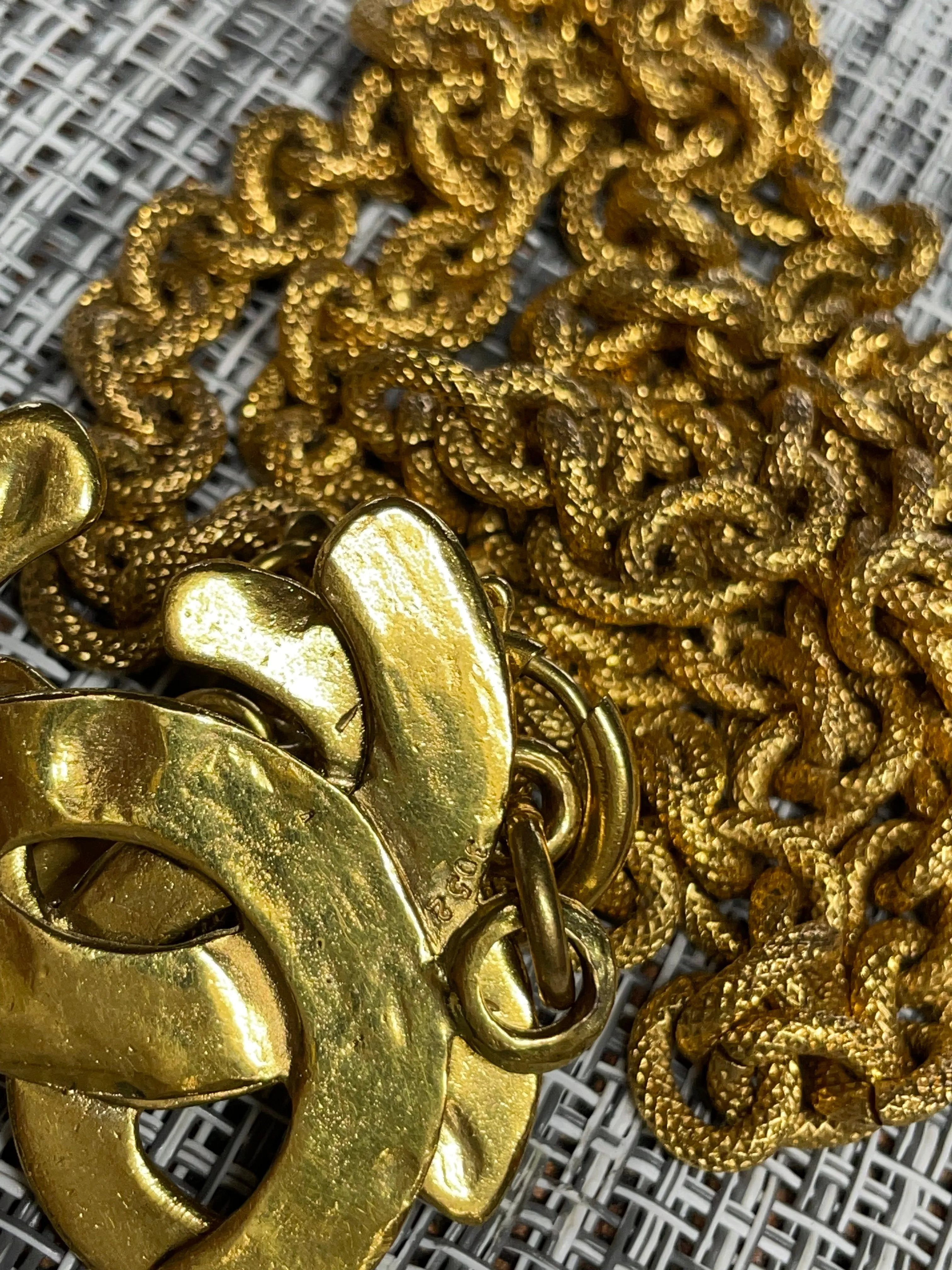 Vintage CHANEL long chain necklace with large and small CC mark pendant top. Gorgeous masterpiece jewelry. 060806k1y