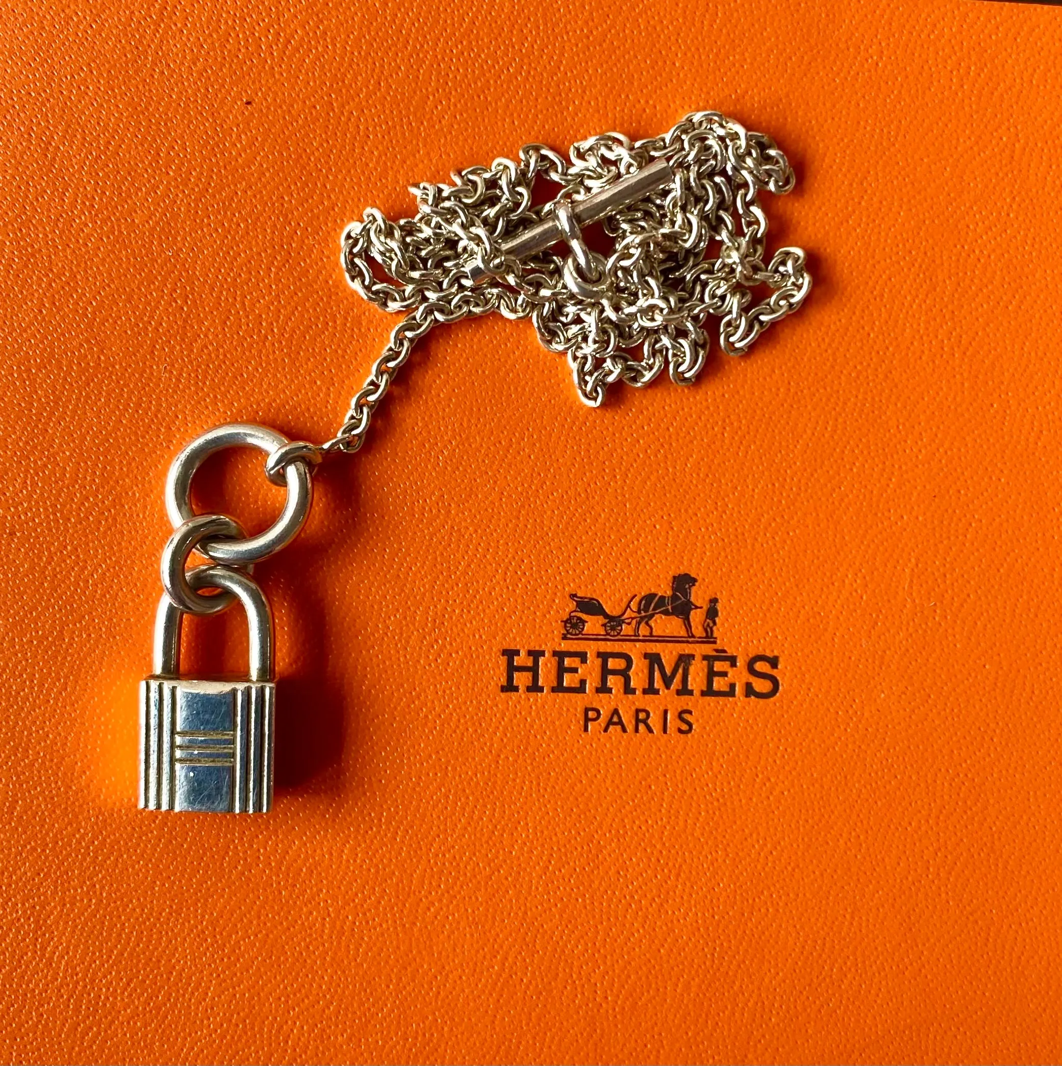 Vintage HERMES silver chain necklace with padlock key charm. Classic 925 silver jewelry piece from Hermes. 050601ya1