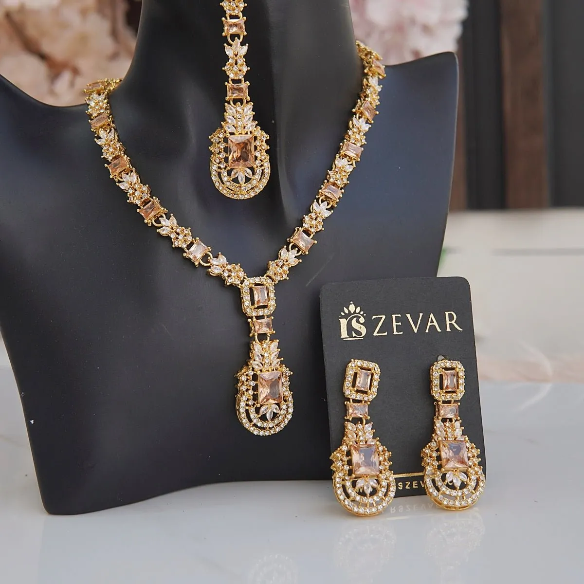 Zirconia Cuts Style Necklace Set