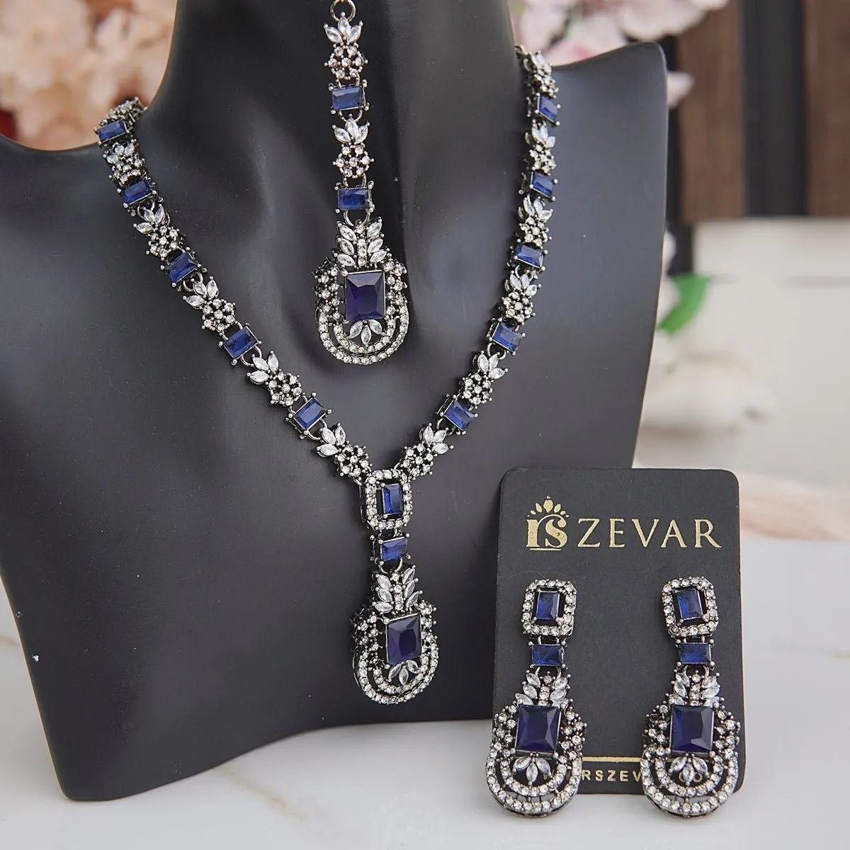 Zirconia Cuts Style Necklace Set