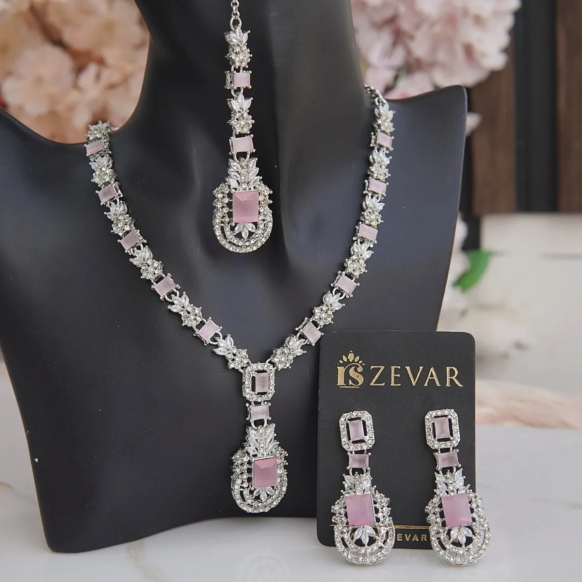 Zirconia Cuts Style Necklace Set