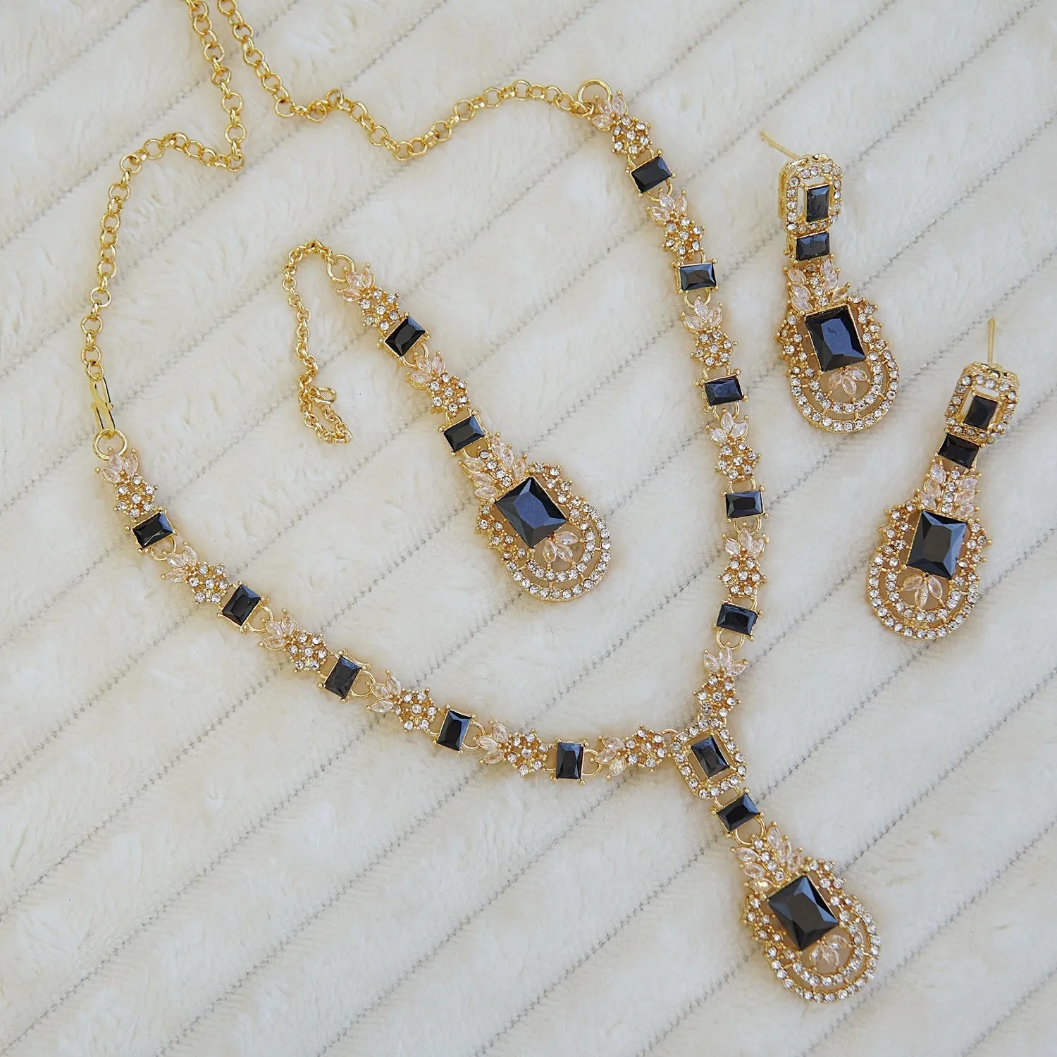 Zirconia Cuts Style Necklace Set